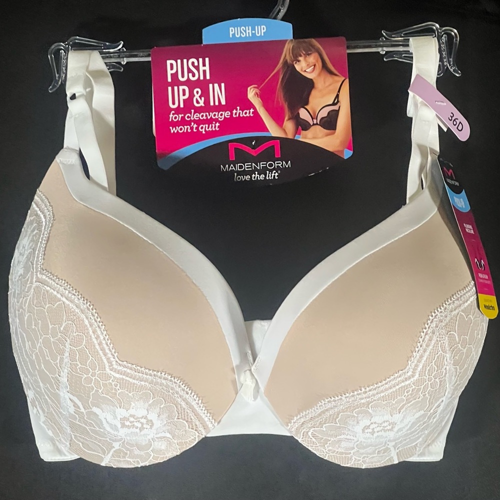 NWT Maidenform Cream and White Lace Push-Up Bra